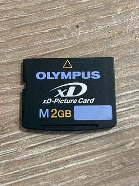 Olympus xD-Picture Card M+ 2GB Fujifilm & Olympus Compatible